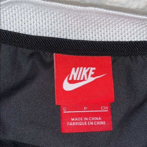 Nike Windbreaker Jacket - Picture 2 of 3